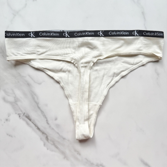 NWOT CALVIN KLEIN 1996 COTTON STRETCH MODERN THONG PANTY IN SNOW CONE SZ S/M/XL - Picture 2 of 4